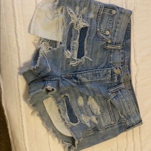 Ripped, high rise,  light wash, Jena shorts